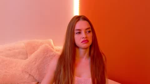 Amira online show from 11.03.25