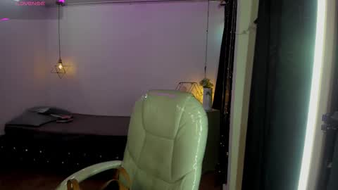 Snapshot of miiss_greyy chatting on 09.21.25 miiss_greyy online show from 09.21.25