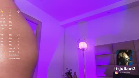 Snapshot of miissjulia chatting on 01.18.25   online show from 01.18.25