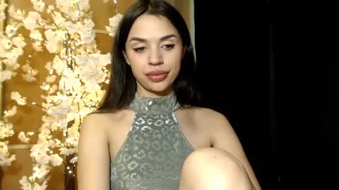 Mika online show from 12.23.24