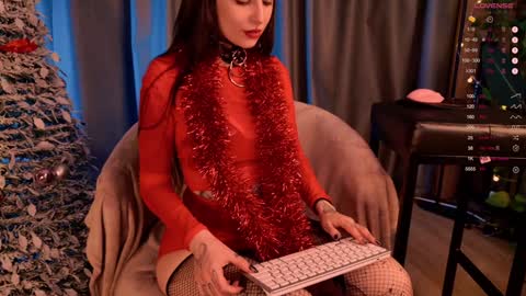 Snapshot of mika_moon_ chatting on 01.01.25 mika_moon_ online show from 01.01.25