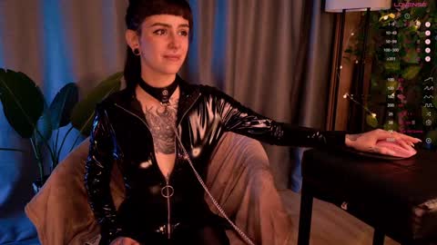 Snapshot of mika_moon_ chatting on 01.07.25 mika_moon_ online show from 01.07.25