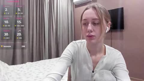 Mika online show from 11.25.25