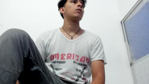 Snapshot of mikael_stor chatting on 10.01.25 mikael_stor online show from 10.01.25