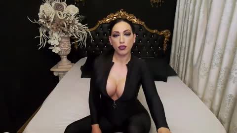 Mikaela online show from 01.06.25