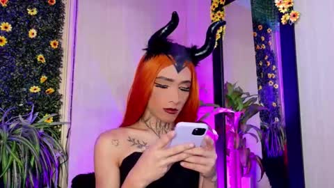 Snapshot of mikaelarangel chatting on 10.26.25 mikaelarangel online show from 10.26.25