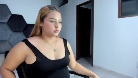 Mikaela blondie bigass online show from 04.19.26