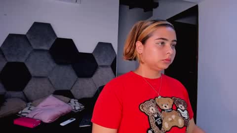 Mikaela blondie bigass online show from 04.30.26
