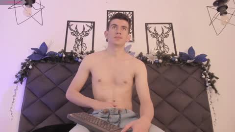 Snapshot of mikaelslow chatting on 12.14.24 mikael online show from 12.14.24