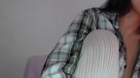 Snapshot of mikahdos chatting on 12.04.24 SORAYA online show from 12.04.24