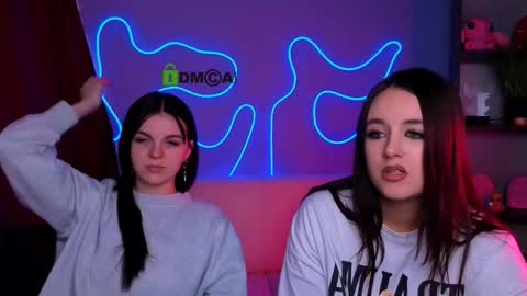 Mika online show from 11.19.25