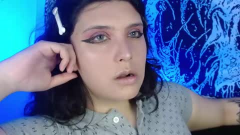 Snapshot of mikaskullcs chatting on 09.09.25 Mika online show from 09.09.25