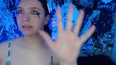 Snapshot of mikaskullcs chatting on 09.15.25 Mika online show from 09.15.25