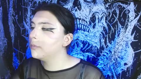 Snapshot of mikaskullcs chatting on 10.03.25 Mika online show from 10.03.25