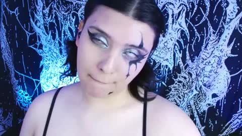 Snapshot of mikaskullcs chatting on 10.04.25 Mika online show from 10.04.25