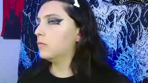 Snapshot of mikaskullcs chatting on 10.08.25 Mika online show from 10.08.25