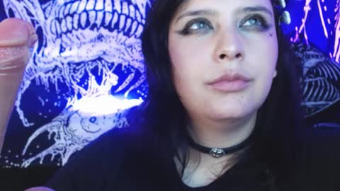 Snapshot of mikaskullcs chatting on 10.09.25 Mika online show from 10.09.25