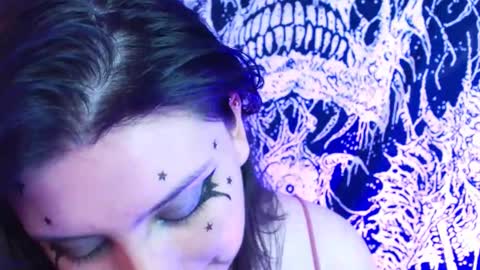 Snapshot of mikaskullcs chatting on 10.10.25 Mika online show from 10.10.25