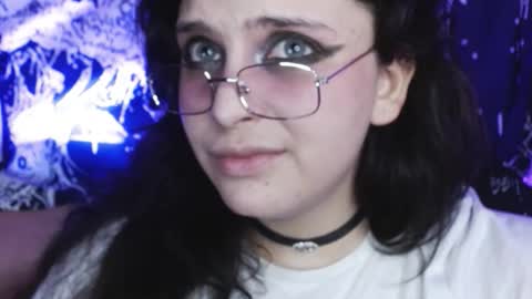 Snapshot of mikaskullcs chatting on 10.16.25 Mika online show from 10.16.25