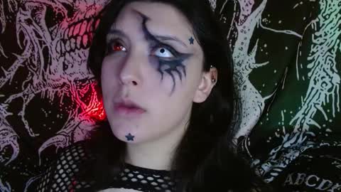 Snapshot of mikaskullcs chatting on 10.18.25 Mika online show from 10.18.25