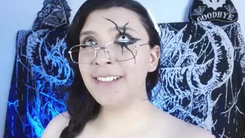 Snapshot of mikaskullcs chatting on 10.24.25 Mika online show from 10.24.25