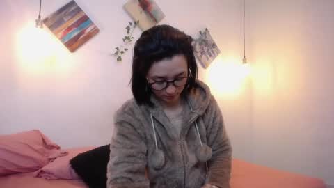 Snapshot of mikaza_akerman chatting on 05.18.26 mikaza online show from 05.18.26