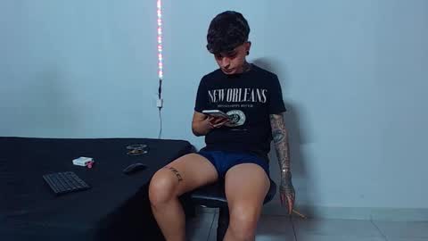 Mike IMDEPENDIENT MODEL online show from 10.08.25