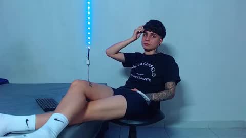 Snapshot of mike777jr chatting on 11.02.25 Mike IMDEPENDIENT MODEL online show from 11.02.25