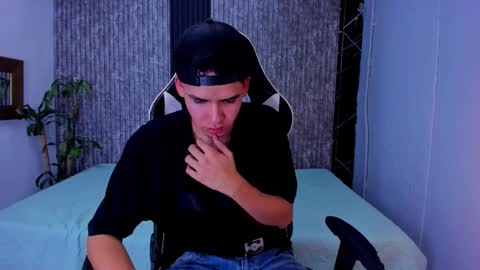 Mike 0233 online show from 10.10.25