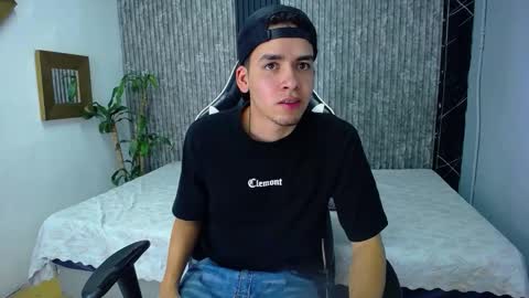 Mike 0233 online show from 10.19.25