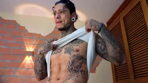 Snapshot of mike_jonness chatting on 10.22.25 M I K E online show from 10.22.25