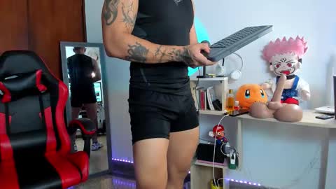 Snapshot of mike_manchester chatting on 10.13.25 mike_manchester online show from 10.13.25