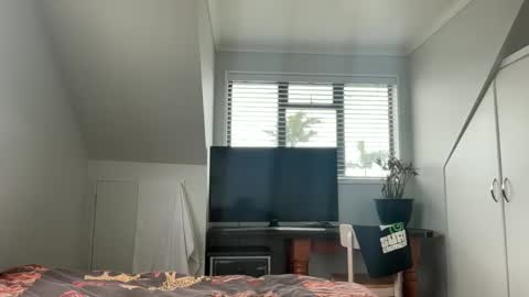 Snapshot of mike_sunn chatting on 10.12.25 Mike online show from 10.12.25