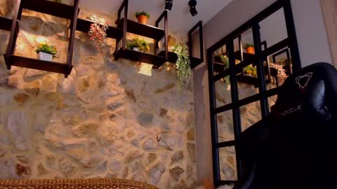 Snapshot of mikeblare chatting on 01.14.25 Mike Blare online show from 01.14.25