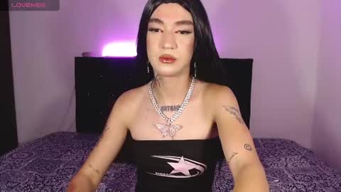 Snapshot of mikee_g chatting on 02.11.25 ZARA BLARE online show from 02.11.25