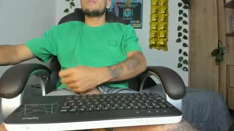 mikee_scooth online show from 12.13.24