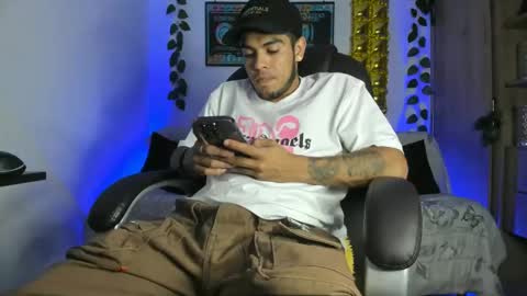 mikee_scooth online show from 01.19.25
