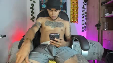 mikee_scooth online show from 02.01.25
