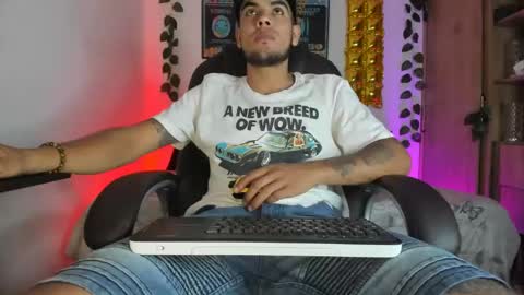 mikee_scooth online show from 02.02.25