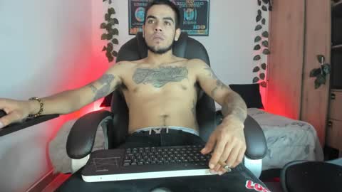 mikee_scooth online show from 02.15.25