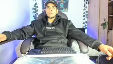 mikee_scooth online show from 02.17.25