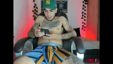 mikee_scooth online show from 03.04.25