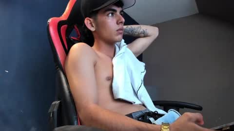 Snapshot of mikefoox chatting on 04.01.26 Mike online show from 04.01.26