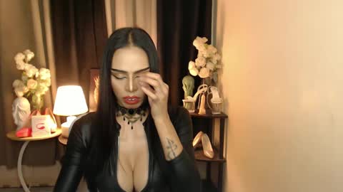 Mistress MikeyAlawi online show from 01.26.25