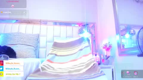 Mikeyla  online show from 09.20.25