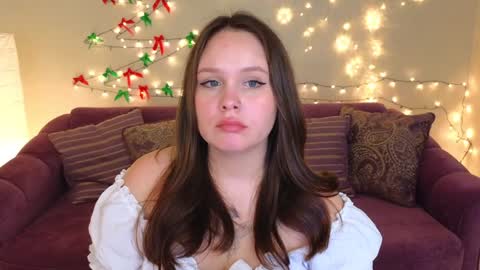 Snapshot of miki_miki_cutie chatting on 12.28.24 Mikki online show from 12.28.24