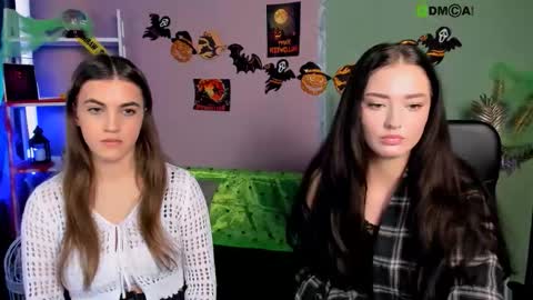 Snapshot of miki_nikki chatting on 11.03.25 Miki online show from 11.03.25