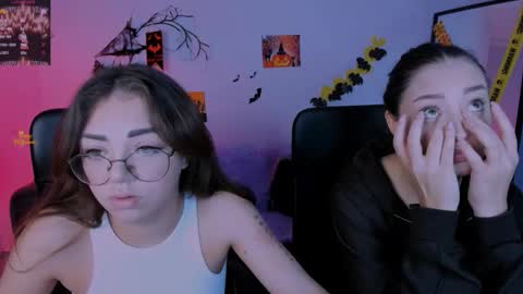 Snapshot of miki_nikki chatting on 11.04.25 Miki online show from 11.04.25