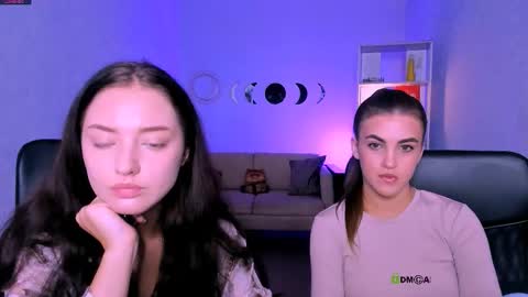 Snapshot of miki_nikki chatting on 11.13.25 Miki online show from 11.13.25