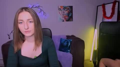 Snapshot of miki_nikki chatting on 11.18.25 Miki online show from 11.18.25